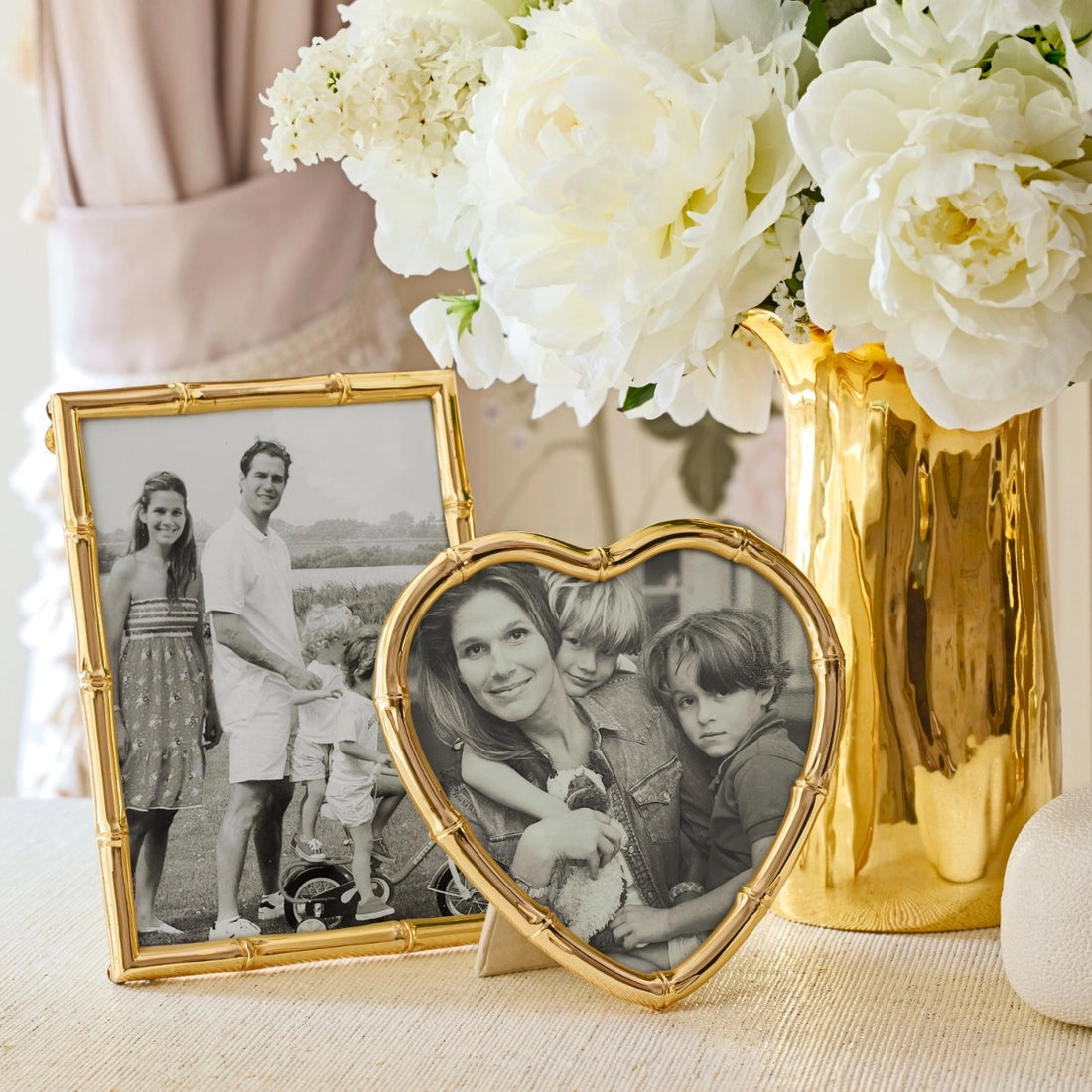 Ava Bamboo Heart Frame